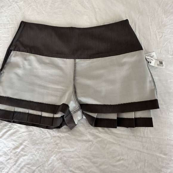 ENGLISH FACTORY medium Pleated Miniskort like new - Picture 11 of 16